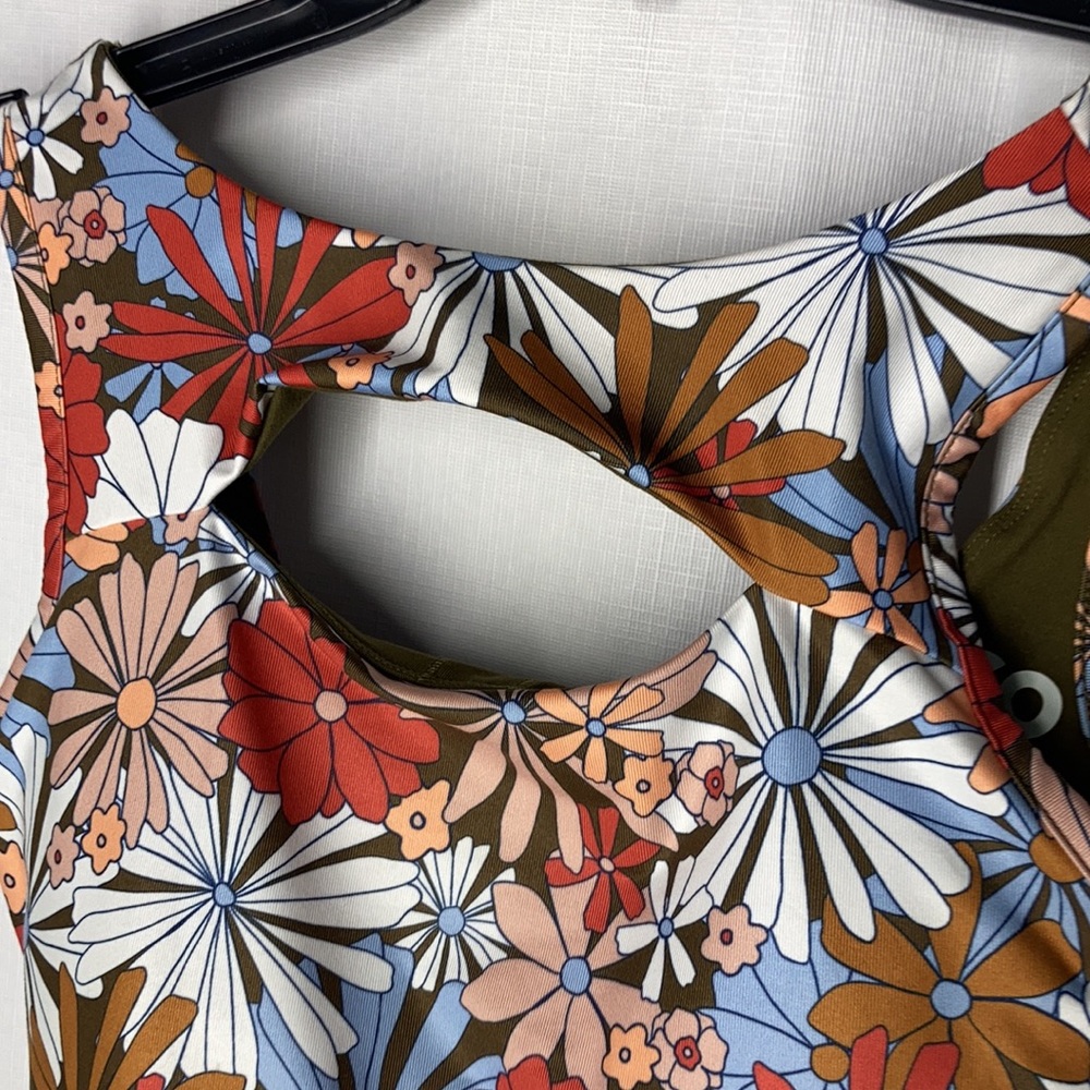 Relist7/2 SO floral Sporty cutout top & high rise sporty short S jrs - Picture 6 of 17